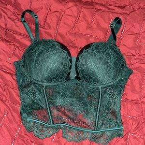 Green corset vs top